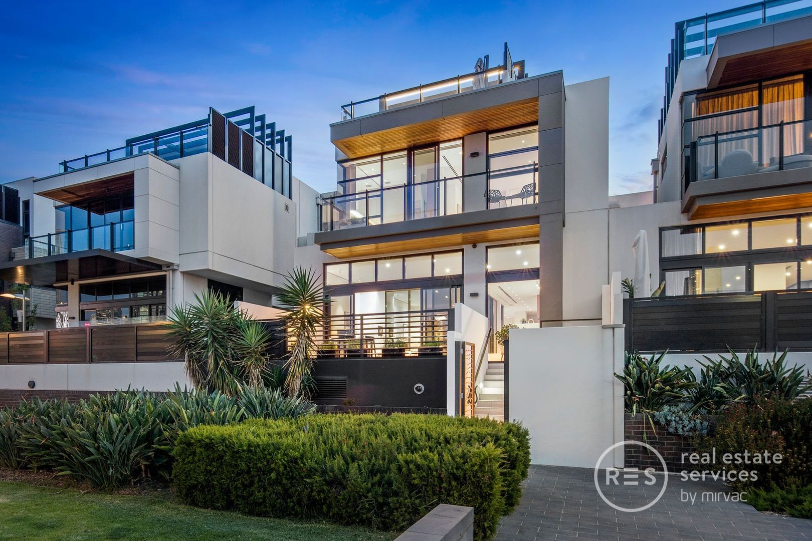 64 South Wharf Drive, Docklands Property History & Address Research