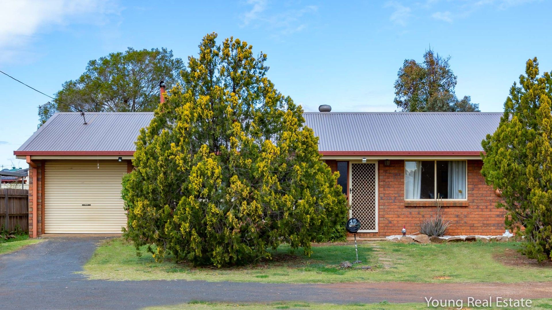 3 bedrooms House in 15 Shannon Court OAKEY QLD, 4401