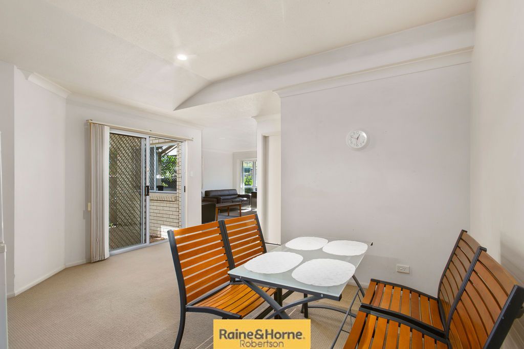 32/10 Lawrence Close, Robertson QLD 4109, Image 2