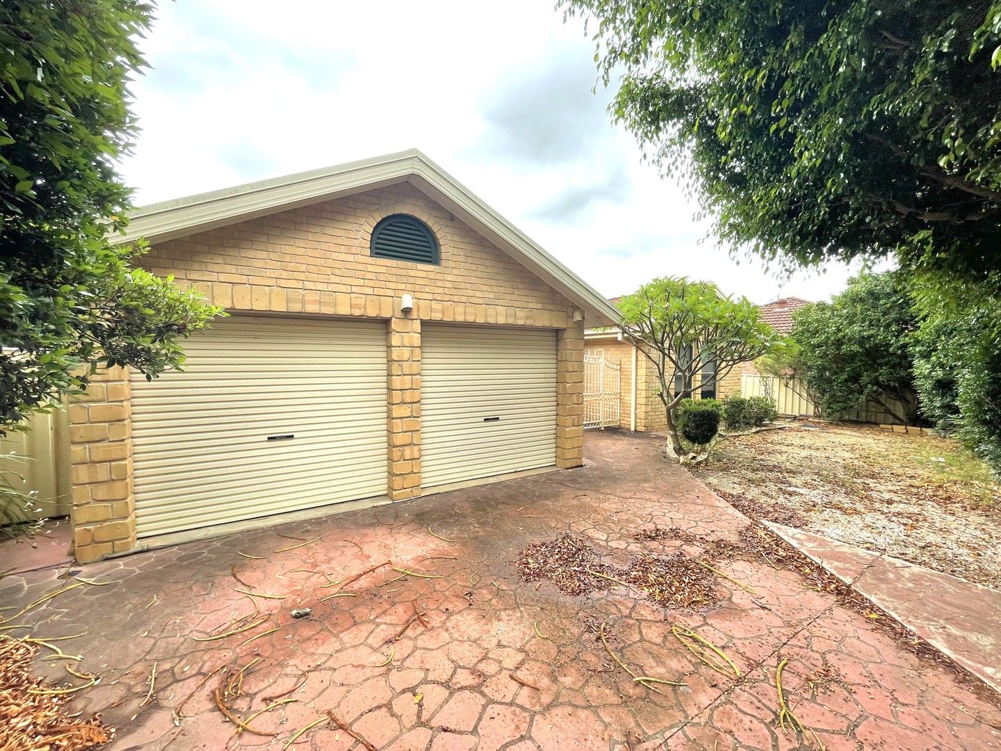 11 Wyattville Drive, West Hoxton NSW 2171 House For Rent 800 Domain