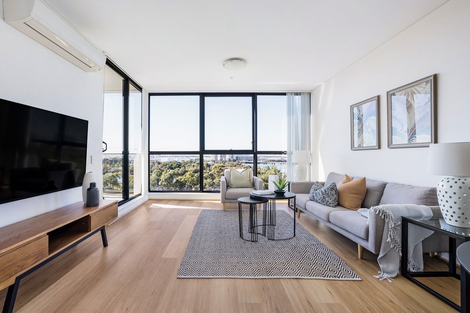 1 bedrooms Apartment / Unit / Flat in 905/12 Brodie Spark Drive WOLLI CREEK NSW, 2205