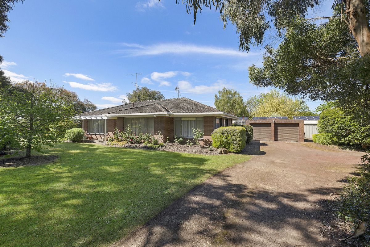 17 Rix Avenue, Cobden VIC 3266, Image 0