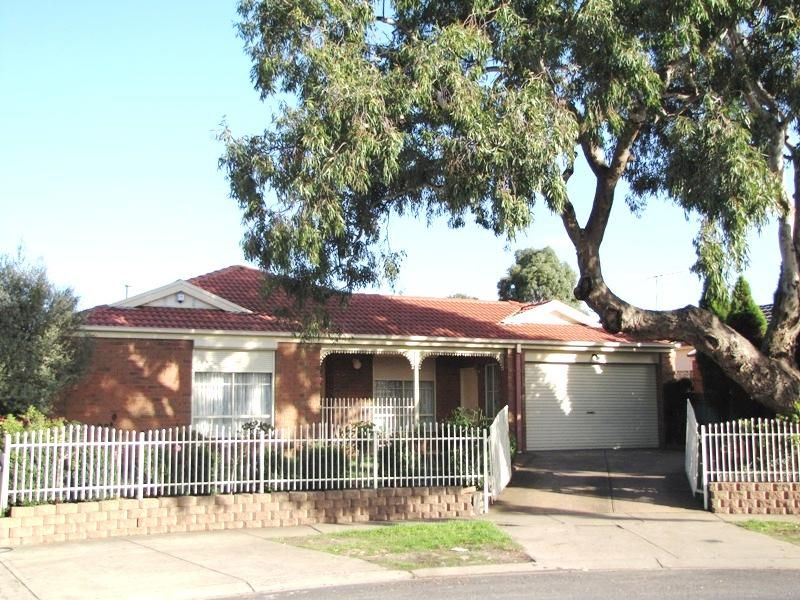 3 bedrooms House in 35 Murchison Drive ROXBURGH PARK VIC, 3064