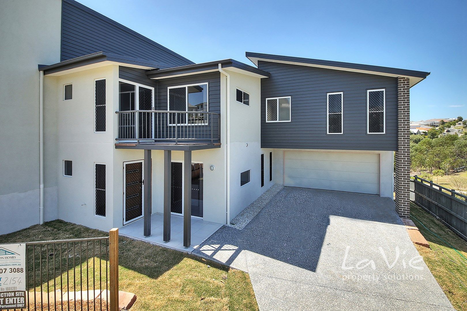 4 bedrooms House in 2/13 Brock Drive SPRINGFIELD LAKES QLD, 4300