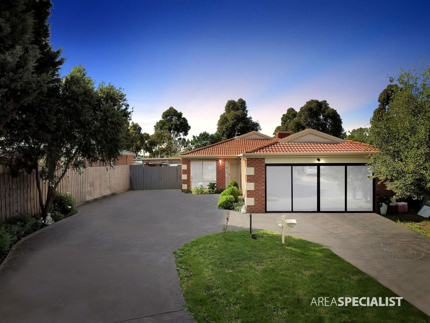 30 Simmonds Place, Roxburgh Park VIC 3064