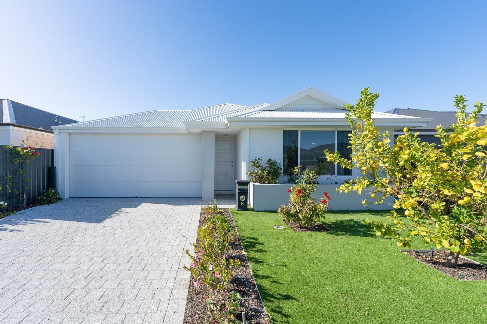 8 Zircon Street, Treeby WA 6164, Image 0