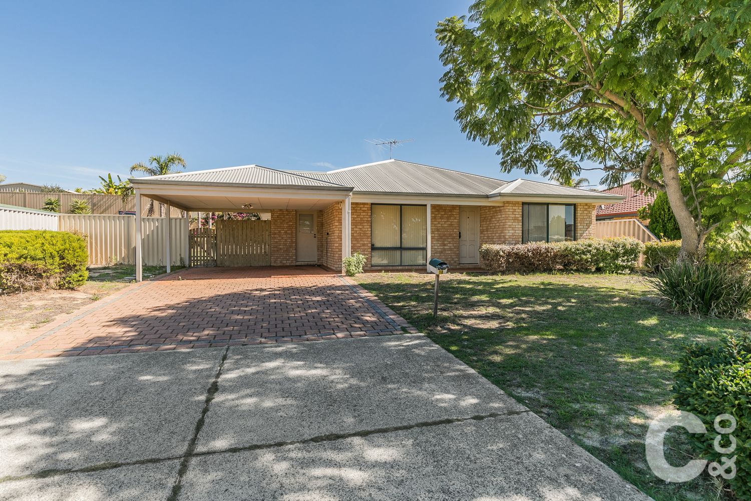4 bedrooms House in 18 Colchester Avenue ORELIA WA, 6167