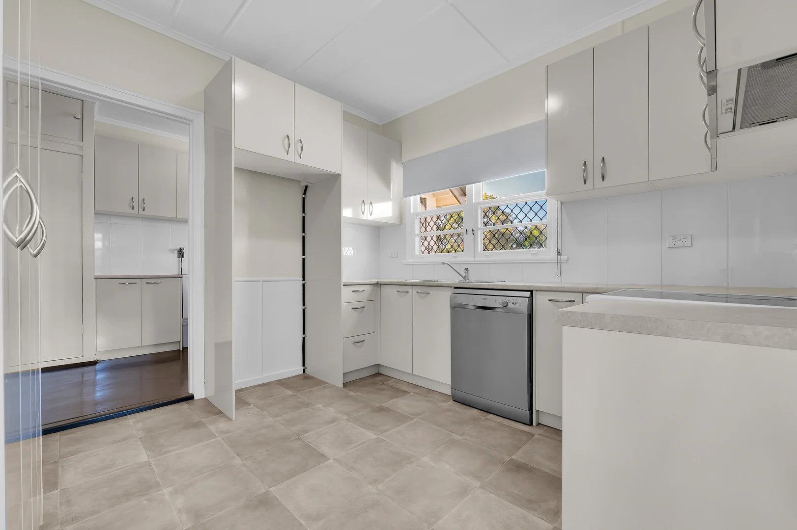 Additional image 3 of 107 Oateson Skyline Drive, Seven Hills QLD 4170