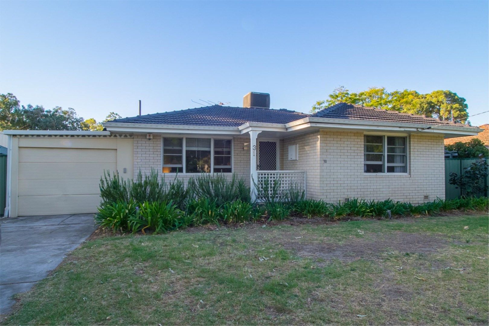 3 bedrooms House in 31 Weddall Rd LOCKRIDGE WA, 6054