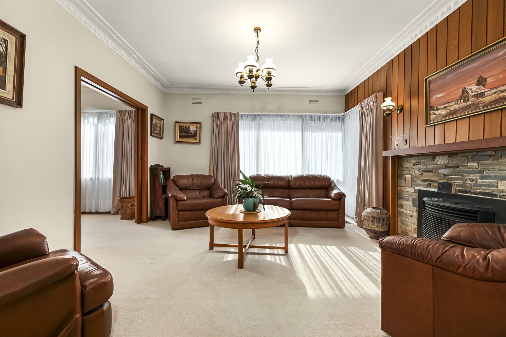 38 Wallace Crescent, Strathmore VIC 3041, Image 2