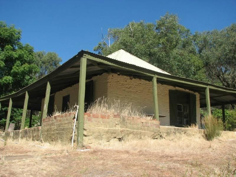 325 Kiln Road, KARRAKUP WA 6122, Image 2