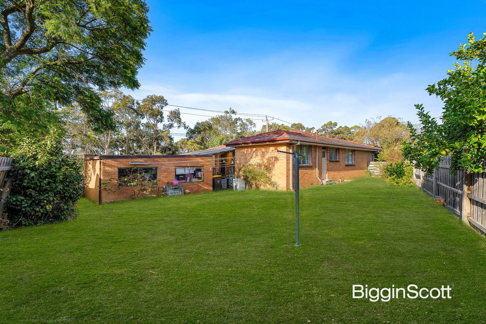 8 Elvara Court, Mulgrave VIC 3170, Image 2