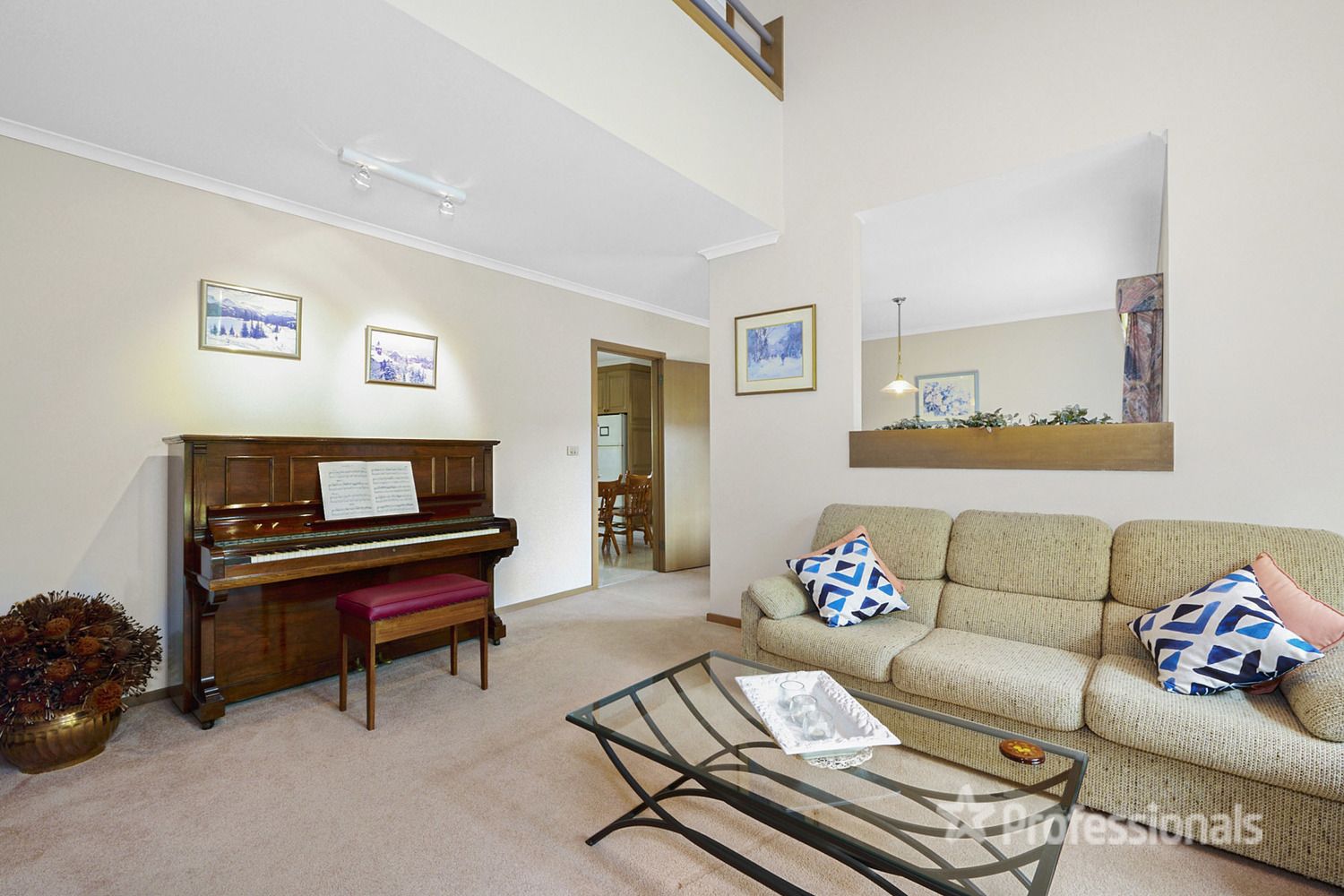 10 Sewart Close, Vermont South VIC 3133, Image 2