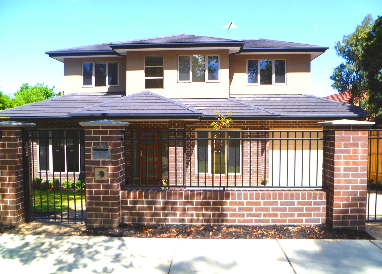 3 bedrooms House in 1/4 Holland Road BLACKBURN SOUTH VIC, 3130