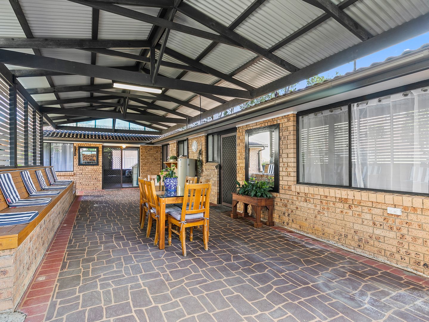 5 bedrooms House in 86 Minchinbury Terrace ESCHOL PARK NSW, 2558