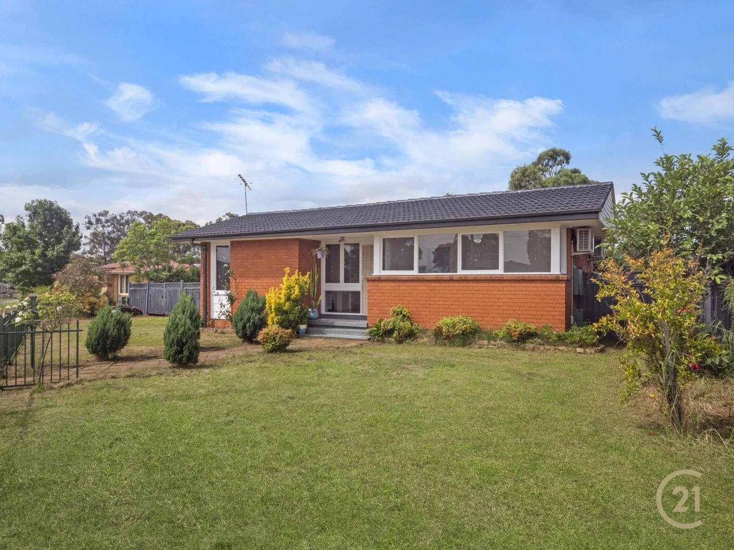 5 Evelyn Street, Macquarie Fields NSW 2564