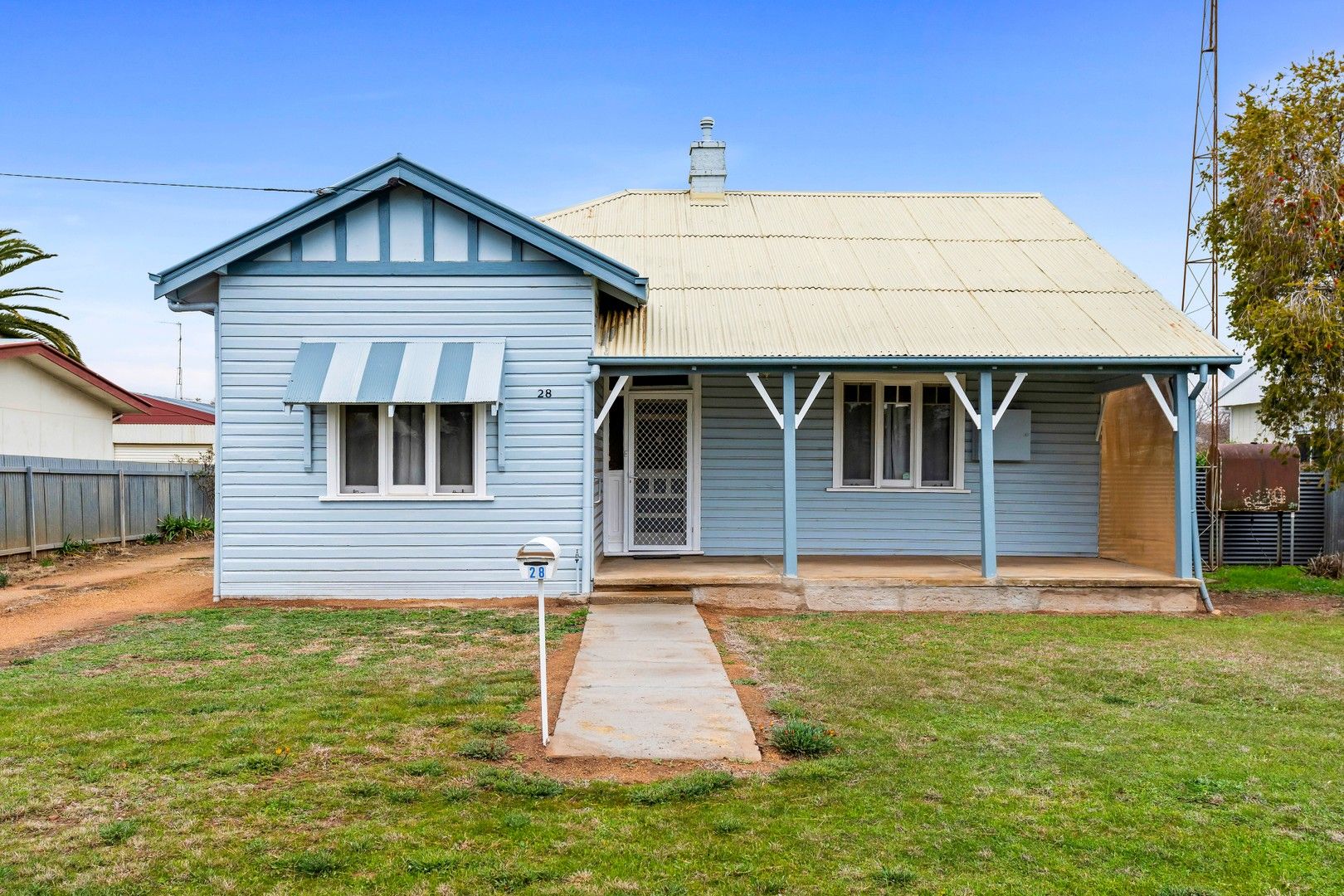 2 bedrooms House in 28 Ferrier Street LOCKHART NSW, 2656