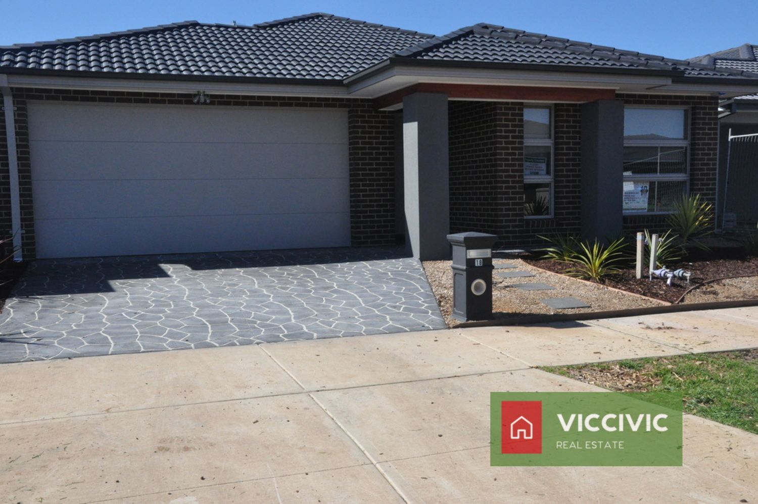 4 bedrooms House in 18 Boulderwood Way WYNDHAM VALE VIC, 3024