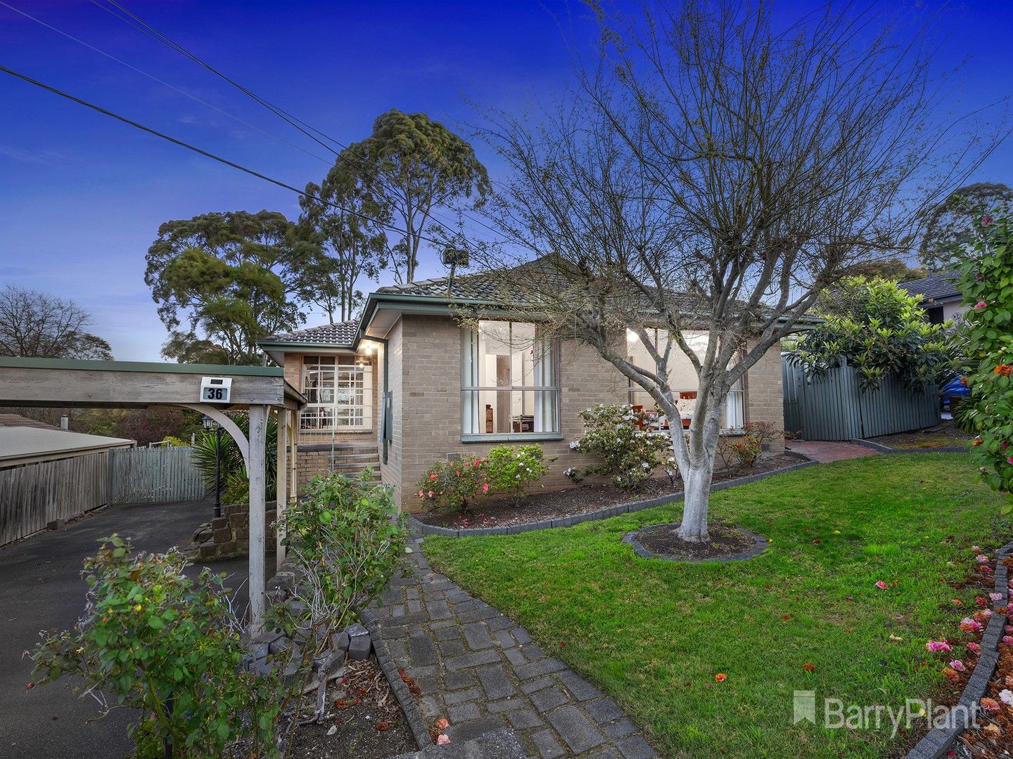 36 Bimbadeen Drive, Mooroolbark VIC 3138