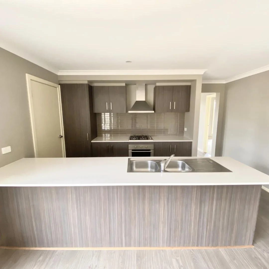 Additional image 4 of 20 Basingstoke Road, Thornhill Park VIC 3335