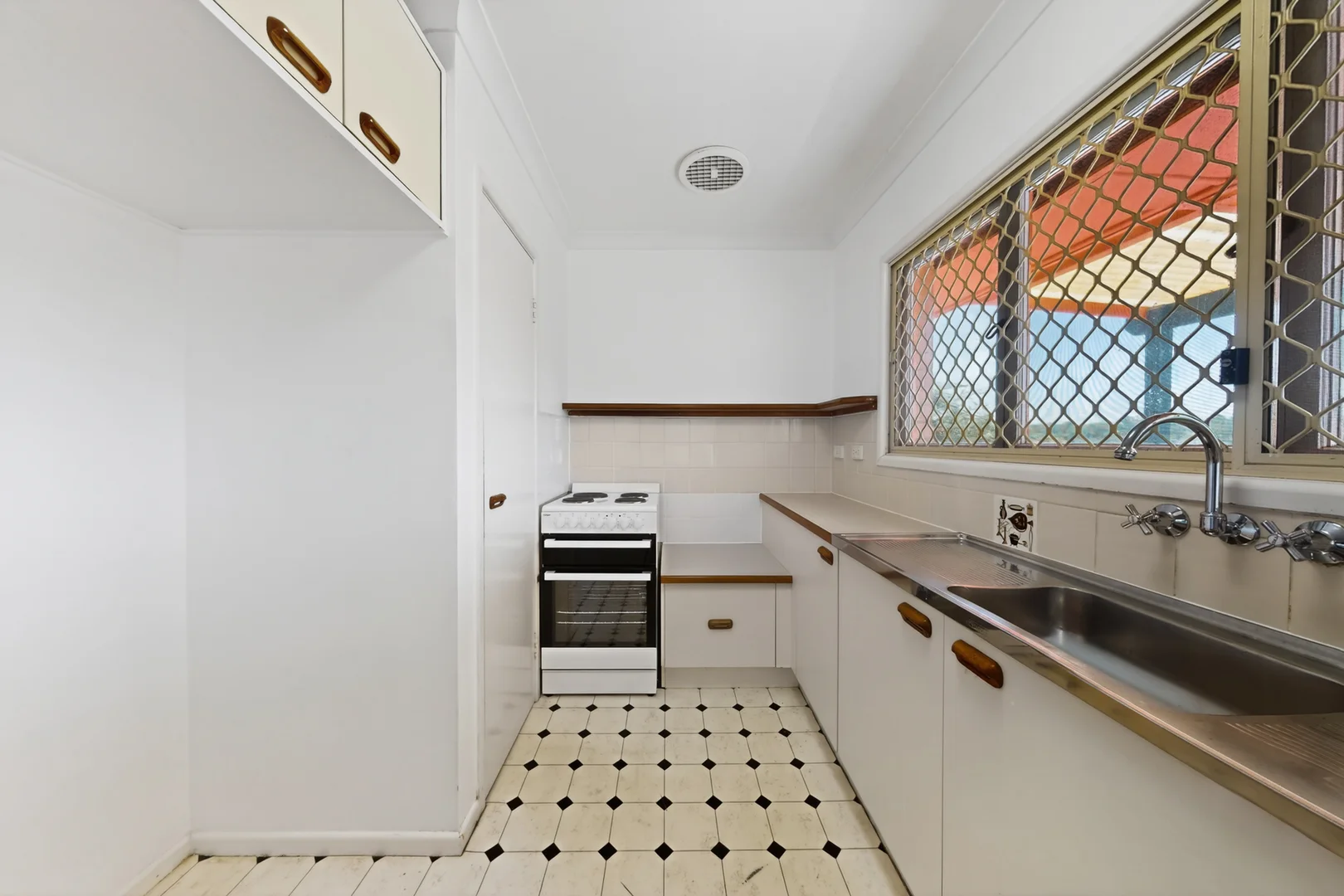 Additional image 4 of 27 Rothesay Street, Kenmore QLD 4069