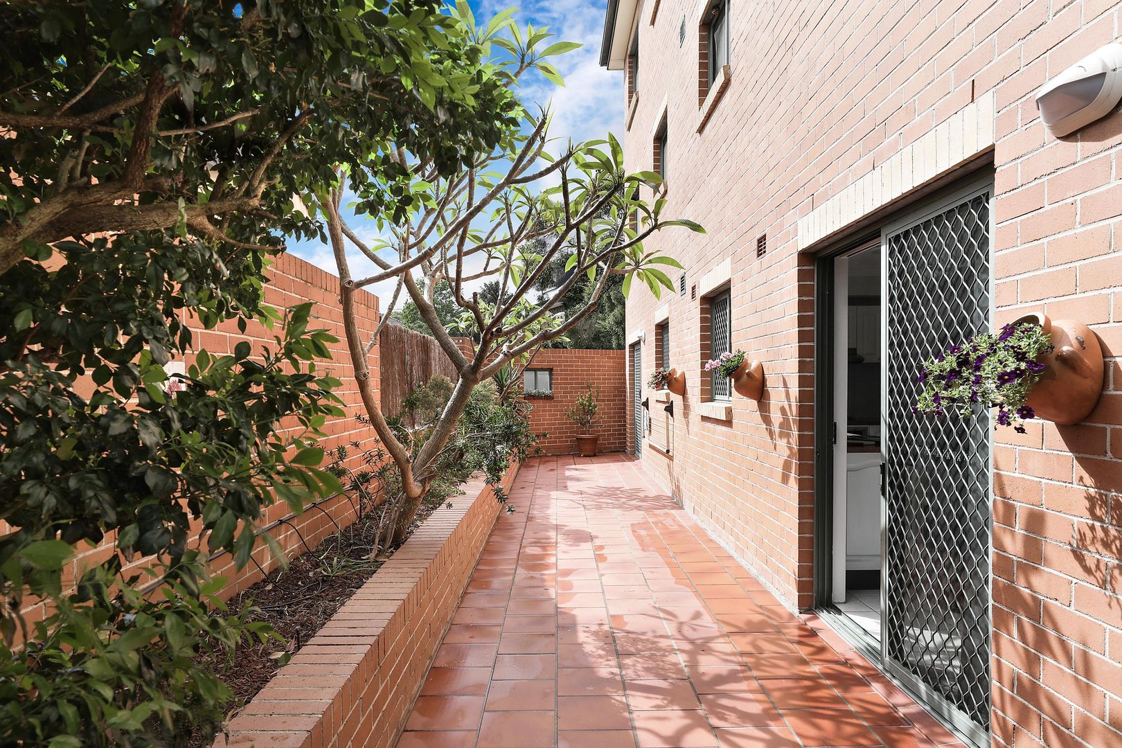 2/27-31 Crinan Street, Hurlstone Park NSW 2193, Image 2