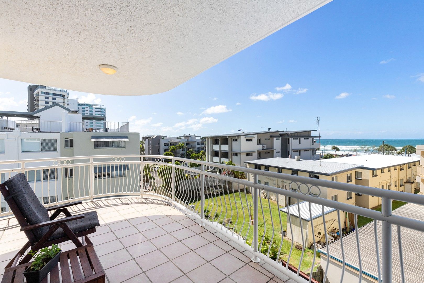 2 bedrooms Apartment / Unit / Flat in 42/45 Sixth Avenue MAROOCHYDORE QLD, 4558