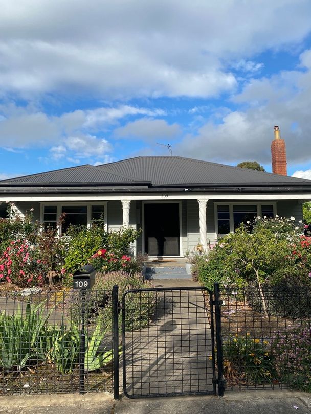 3 bedrooms House in 109 CLUNES ROAD CRESWICK VIC, 3363