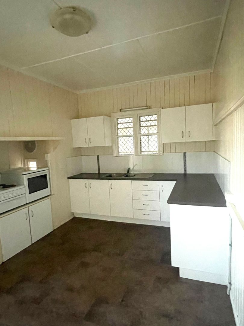 2 Glen Rd, Warwick QLD 4370 House For Rent Domain