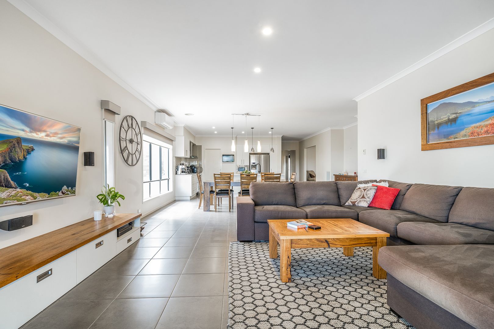 35 Stoneleigh Crescent, Highton VIC 3216 House For Rent 680 Domain