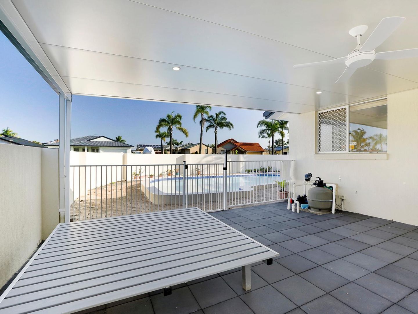 2 Montserrat Court, Clear Island Waters QLD 4226, Image 2