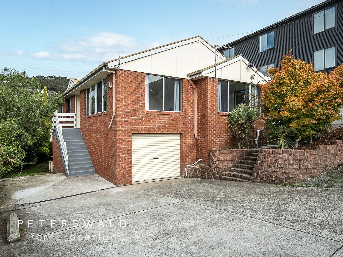 5 bedrooms House in 9a Lynton Avenue SOUTH HOBART TAS, 7004