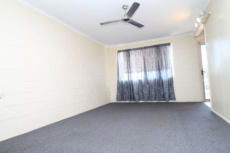 2/11 Illawarra Drive, Kin Kora QLD 4680, Image 1