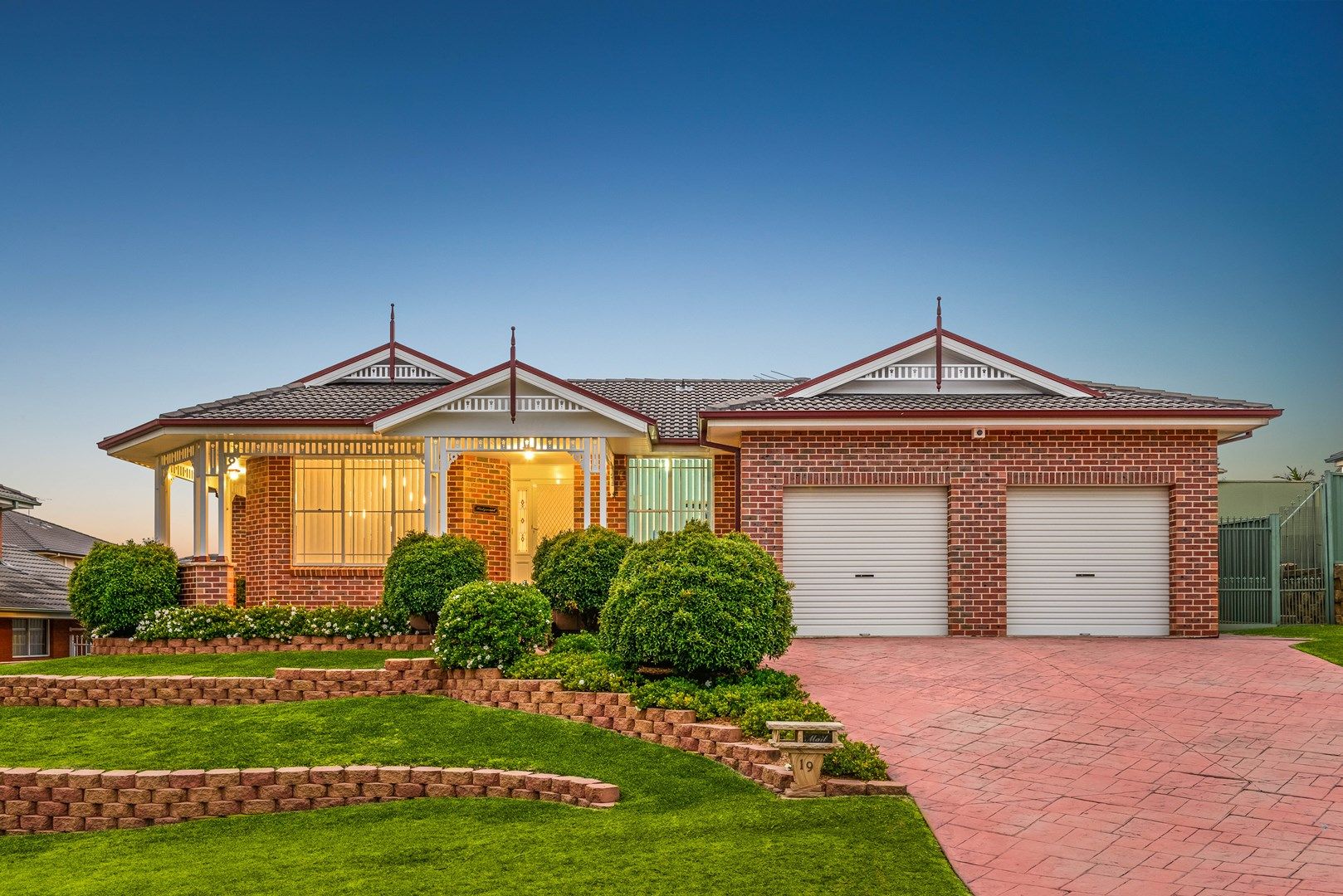 19 Braeside Crescent, Glen Alpine Property History & Address Research Domain