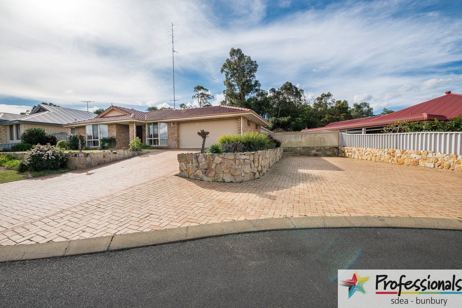 20 Magdalen Place, College Grove WA 6230, Image 2