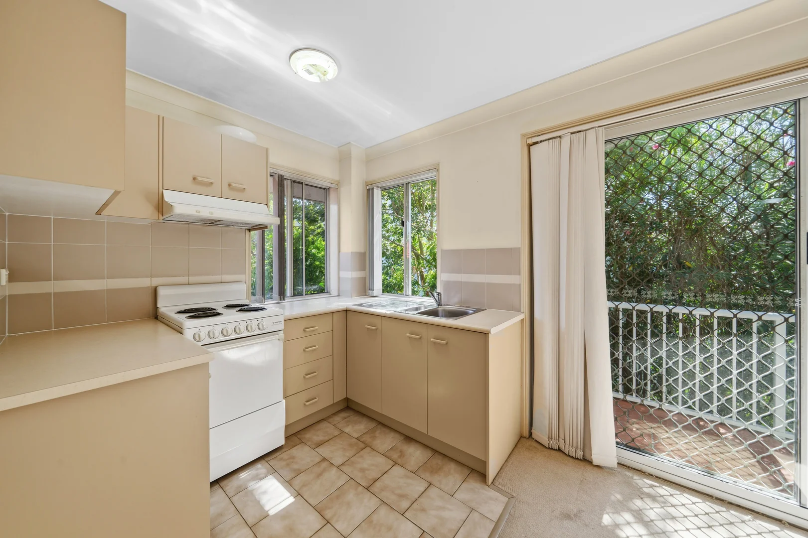 Additional image 3 of 11/7-9 Illawong Street, Chevron Island QLD 4217