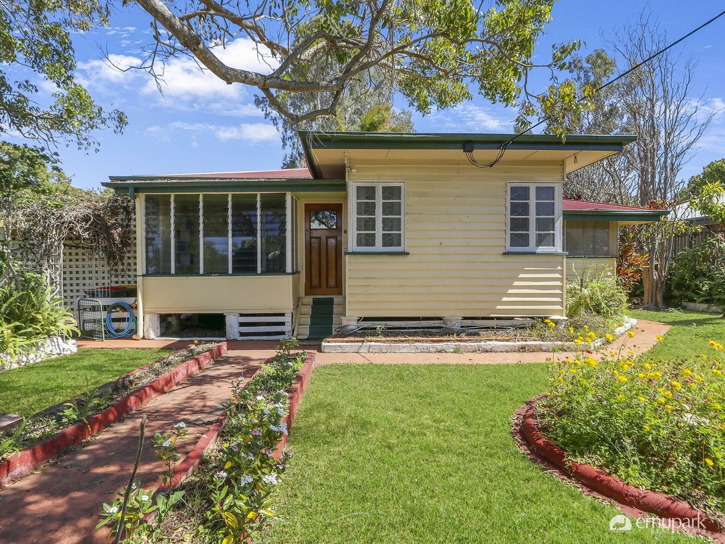 2 bedrooms House in 383 Berserker Street FRENCHVILLE QLD, 4701