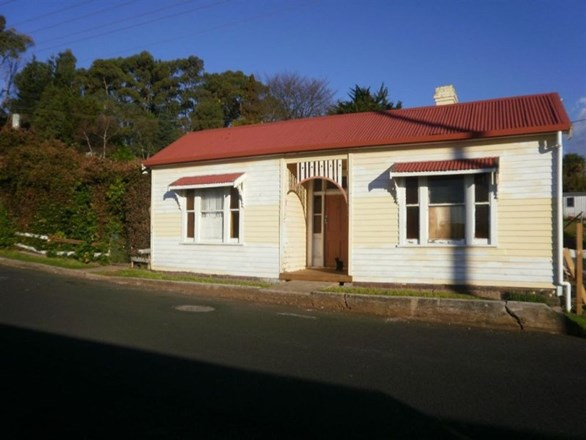 12 King Edward Street, Penguin TAS 7316