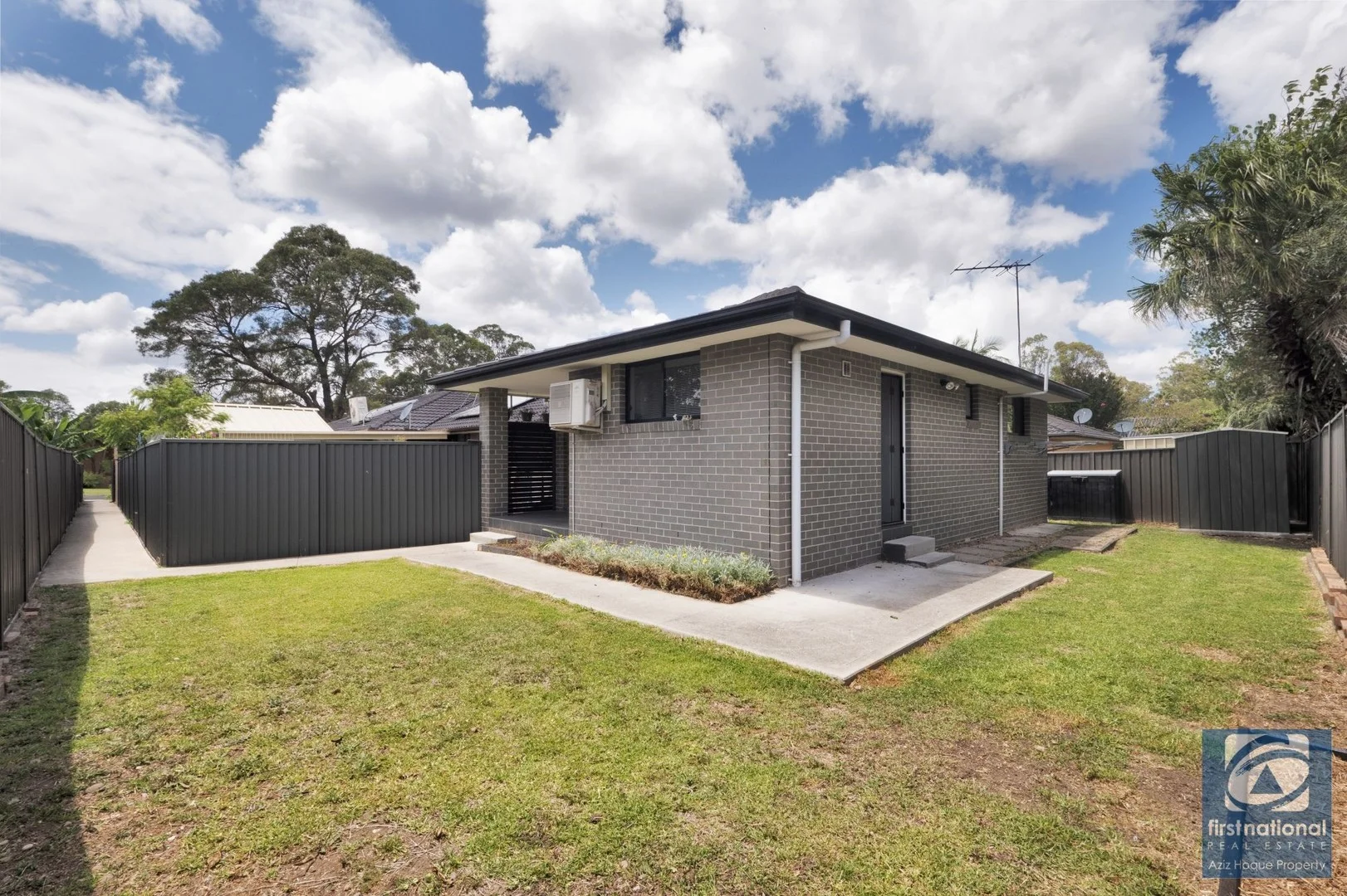 1A Popondetta Place, Glenfield NSW 2167