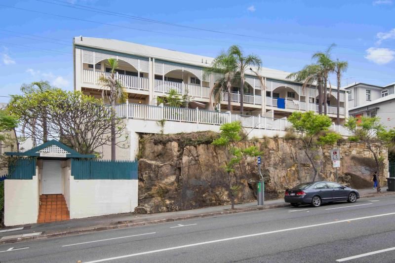 2 bedrooms Apartment / Unit / Flat in 1/137 St Pauls Terrace SPRING HILL QLD, 4000