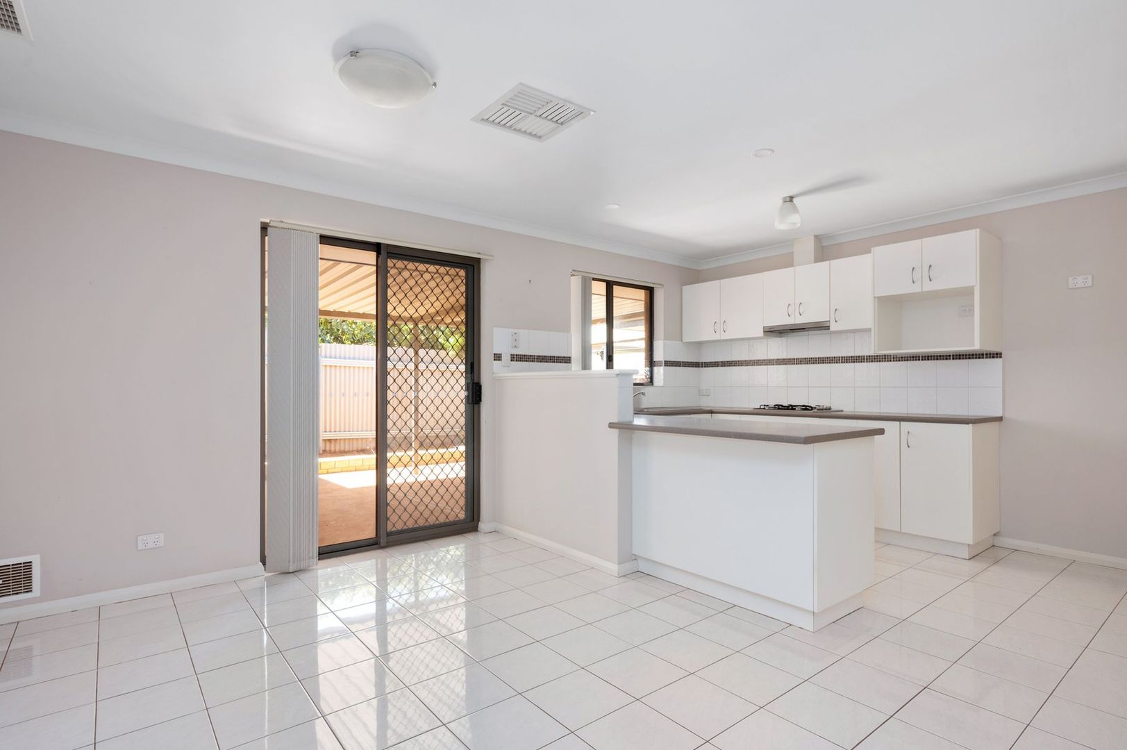 1/189 Forrest Street, Kalgoorlie WA 6430, Image 2