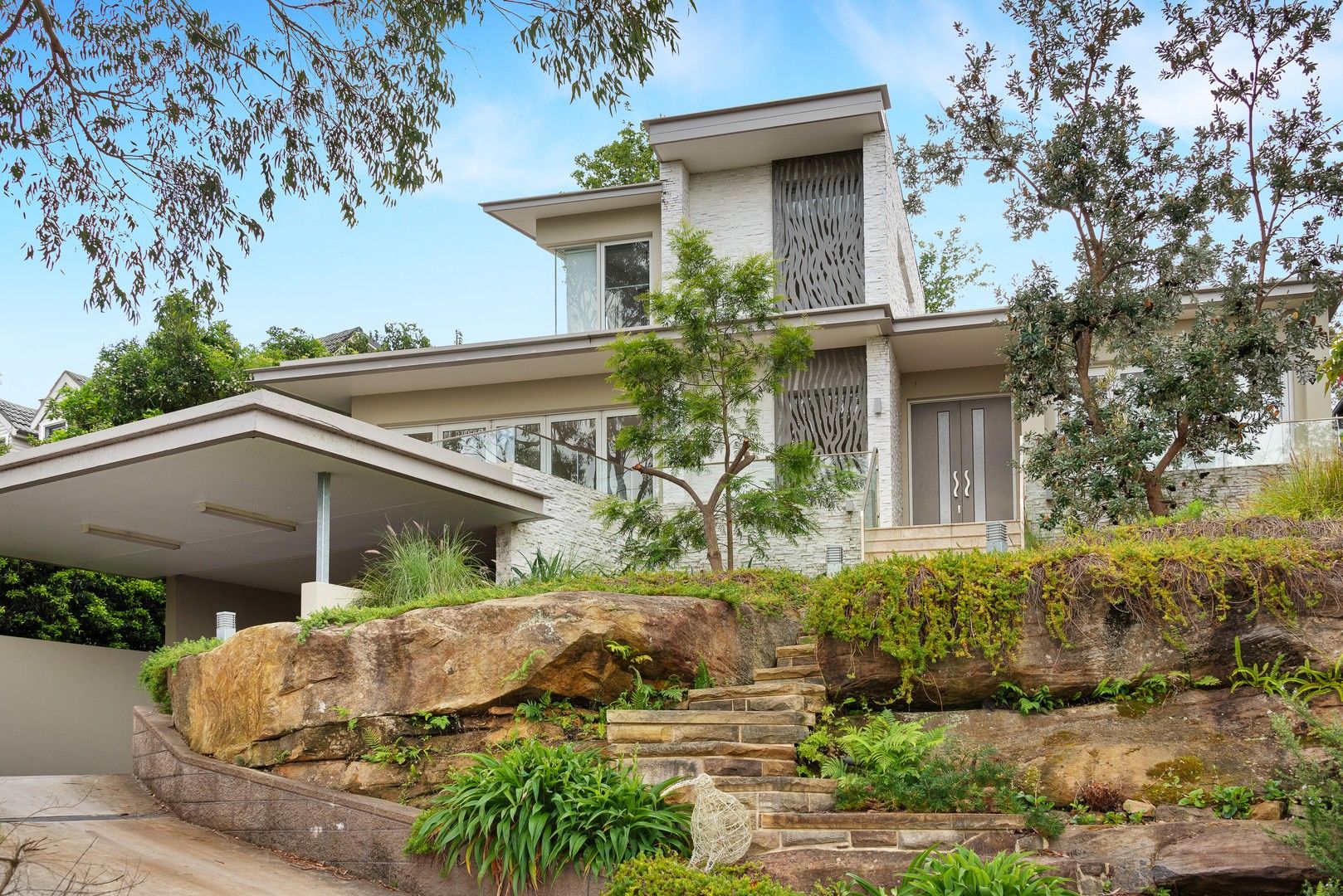 5 bedrooms House in 9 The Citadel CASTLECRAG NSW, 2068