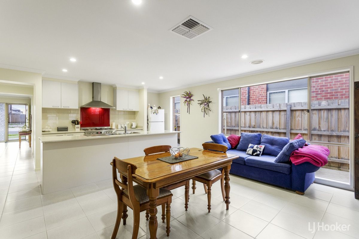 14 Yellowbox Drive, Point Cook VIC 3030, Image 2