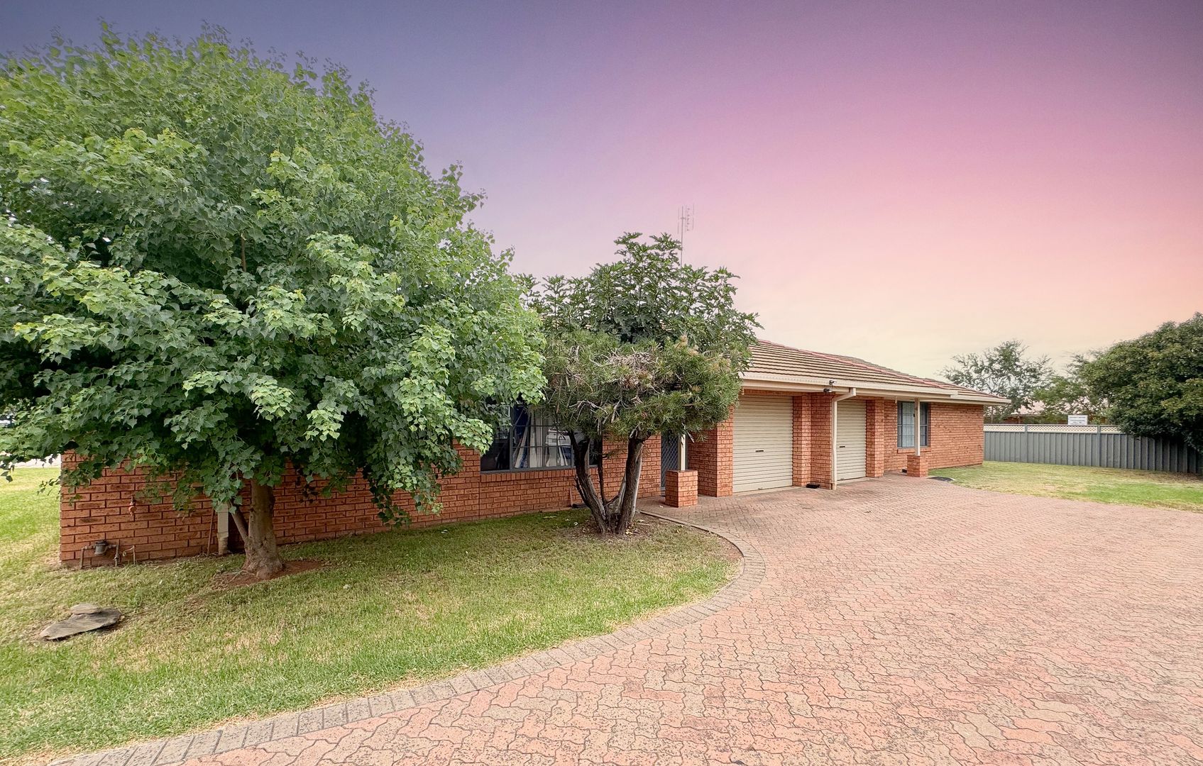 2 & 4/24 Ebelina Crescent, Parkes NSW 2870, Image 1