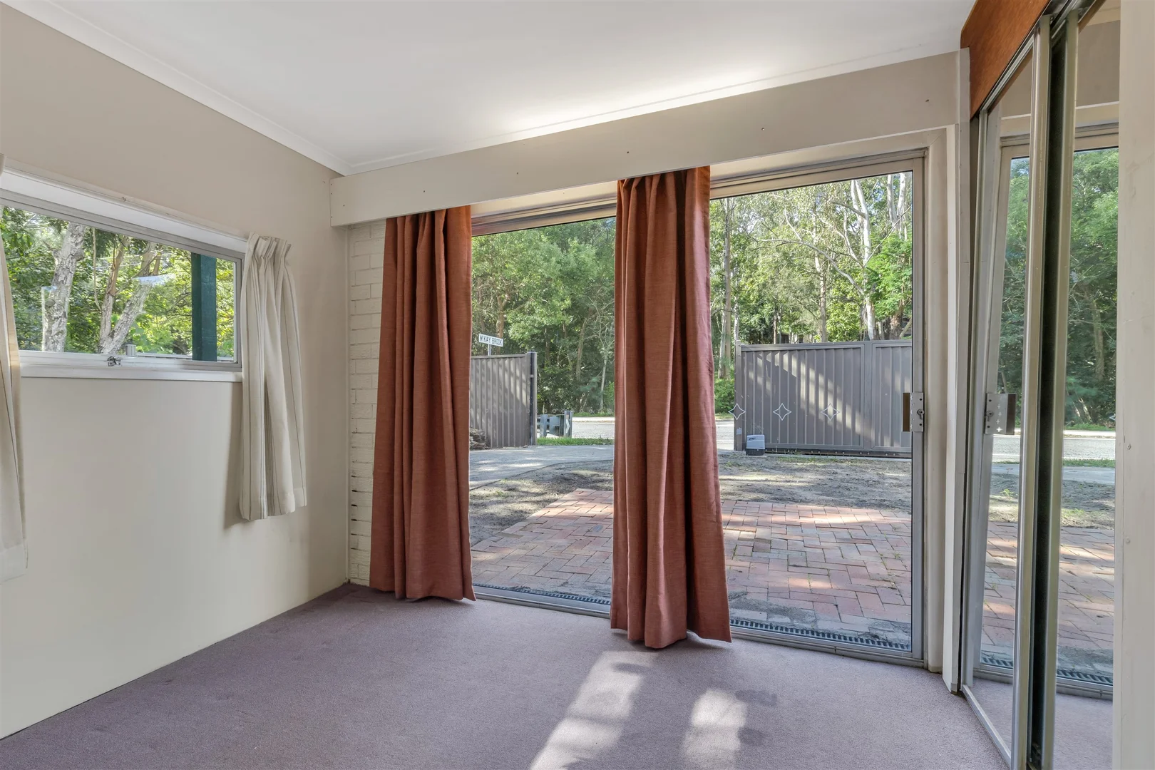 Additional image 11 of 76 Brookfield Rd, Kenmore QLD 4069