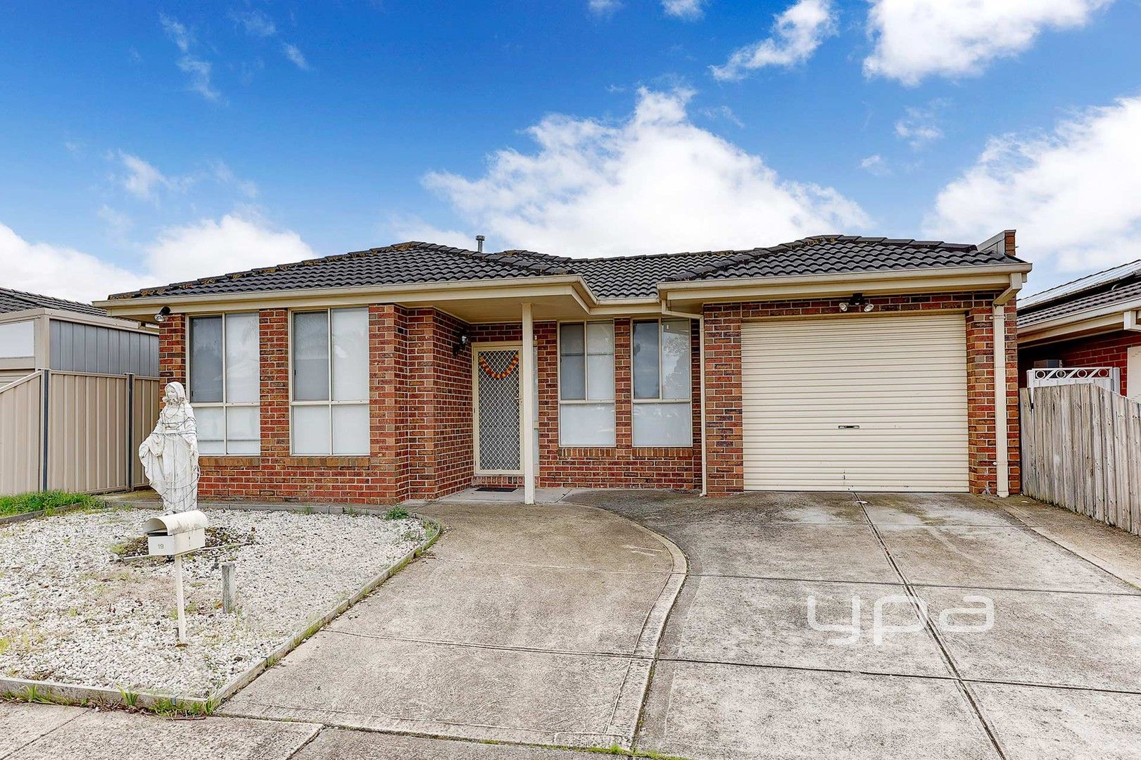 3 bedrooms House in 19 Limpopa Square CRAIGIEBURN VIC, 3064