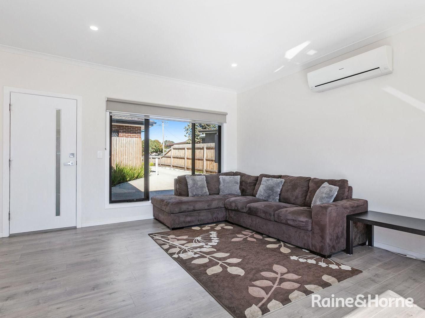 2/8 Hume Street, Sunbury VIC 3429, Image 1