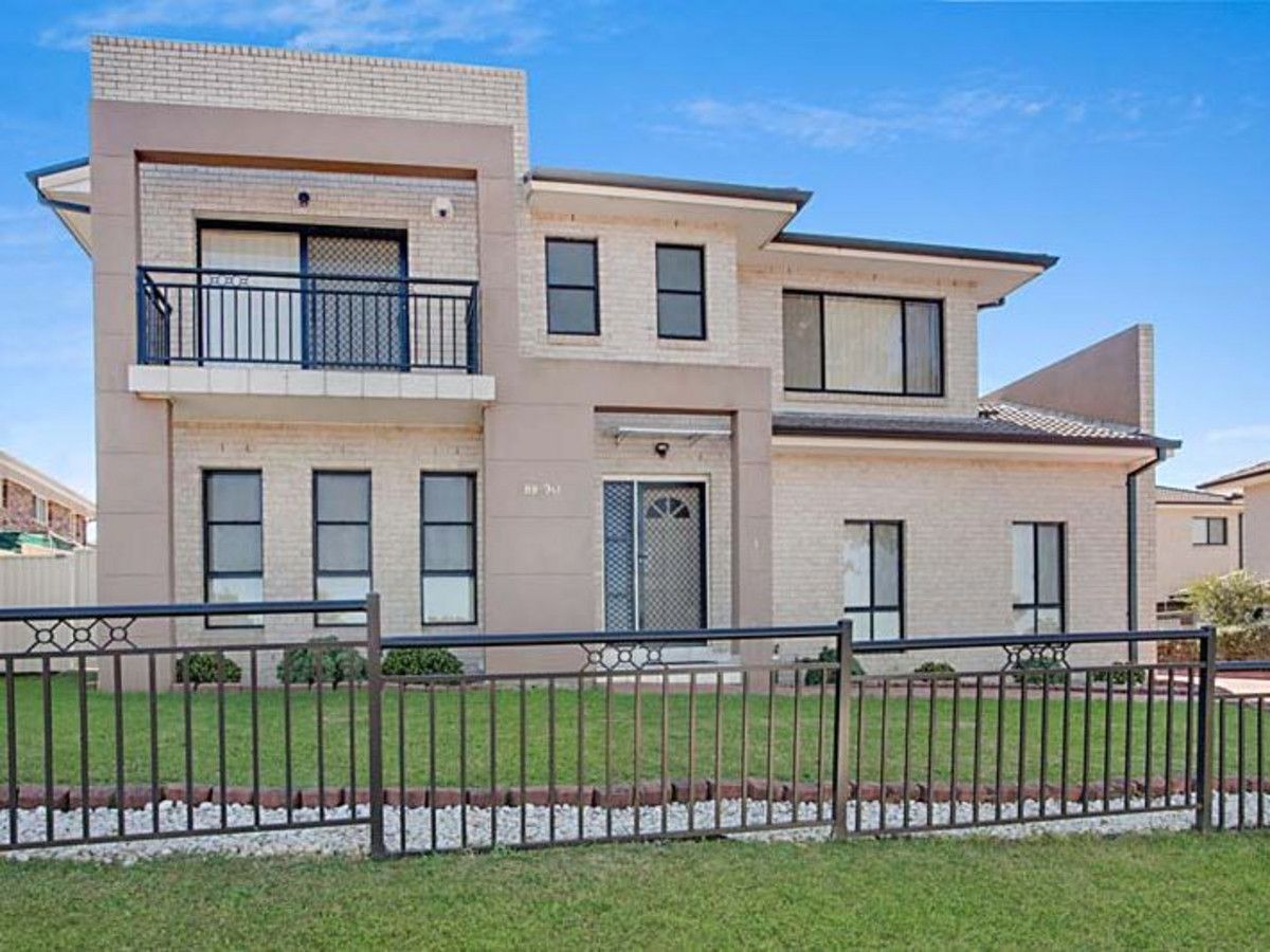 4 bedrooms Townhouse in 1/88 Belmont Road GLENFIELD NSW, 2167