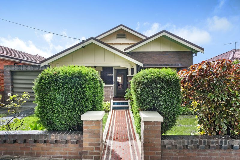 8 Arthur Street, Rodd Point | Property History & Address Research | Domain