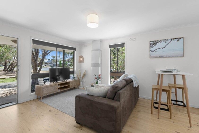 UNIT 1/4 CARNOUSTIE GROVE, Mornington VIC 3931, Image 2